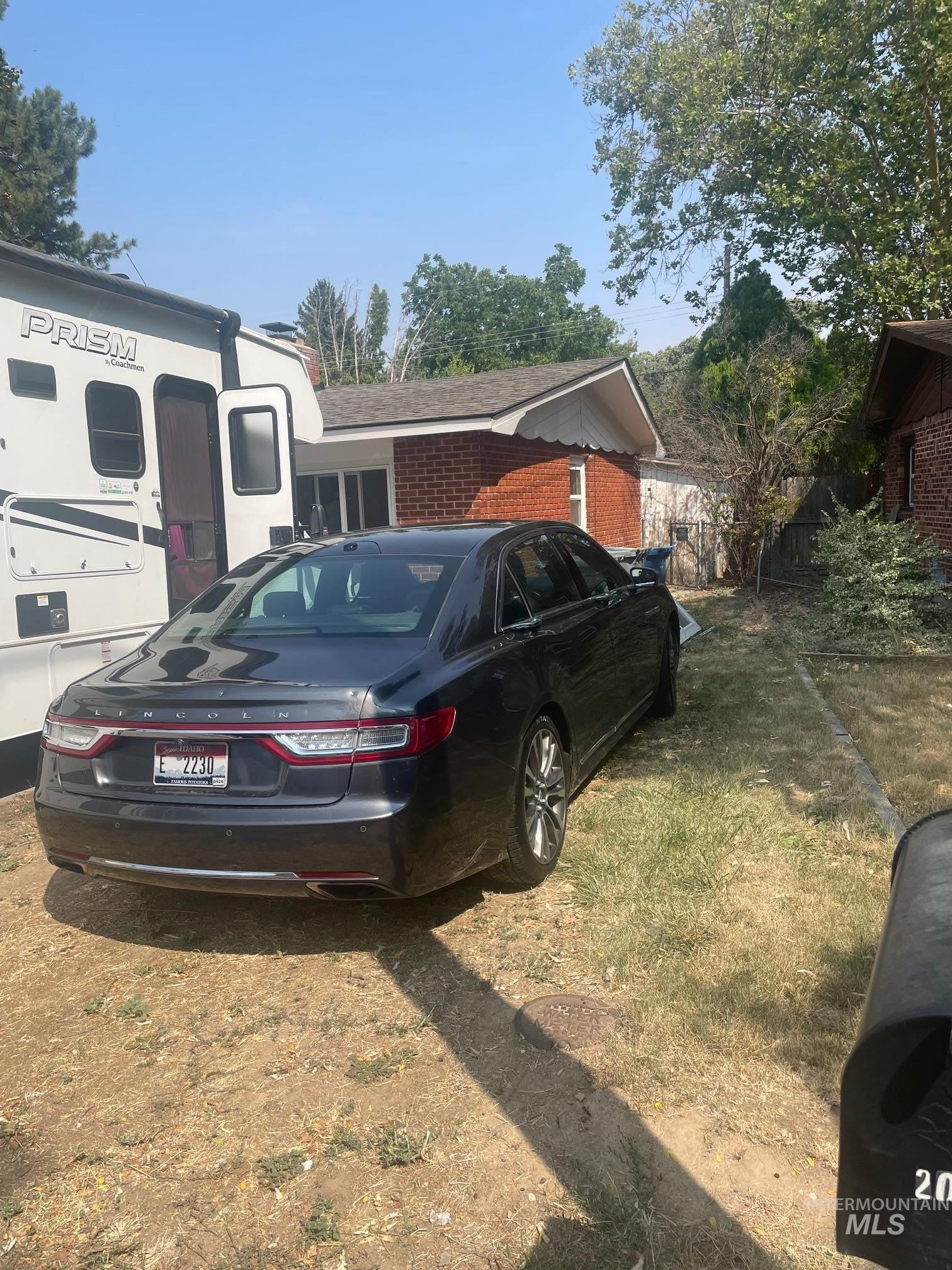 2014 S Jackson St. Property Photo 4