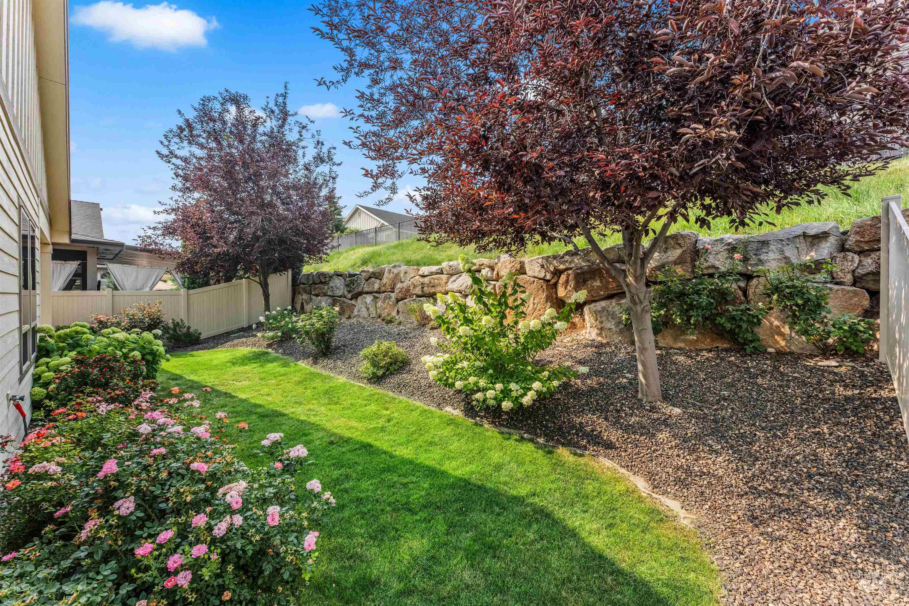 1037 E Radiant Ridge Dr. Property Photo 4