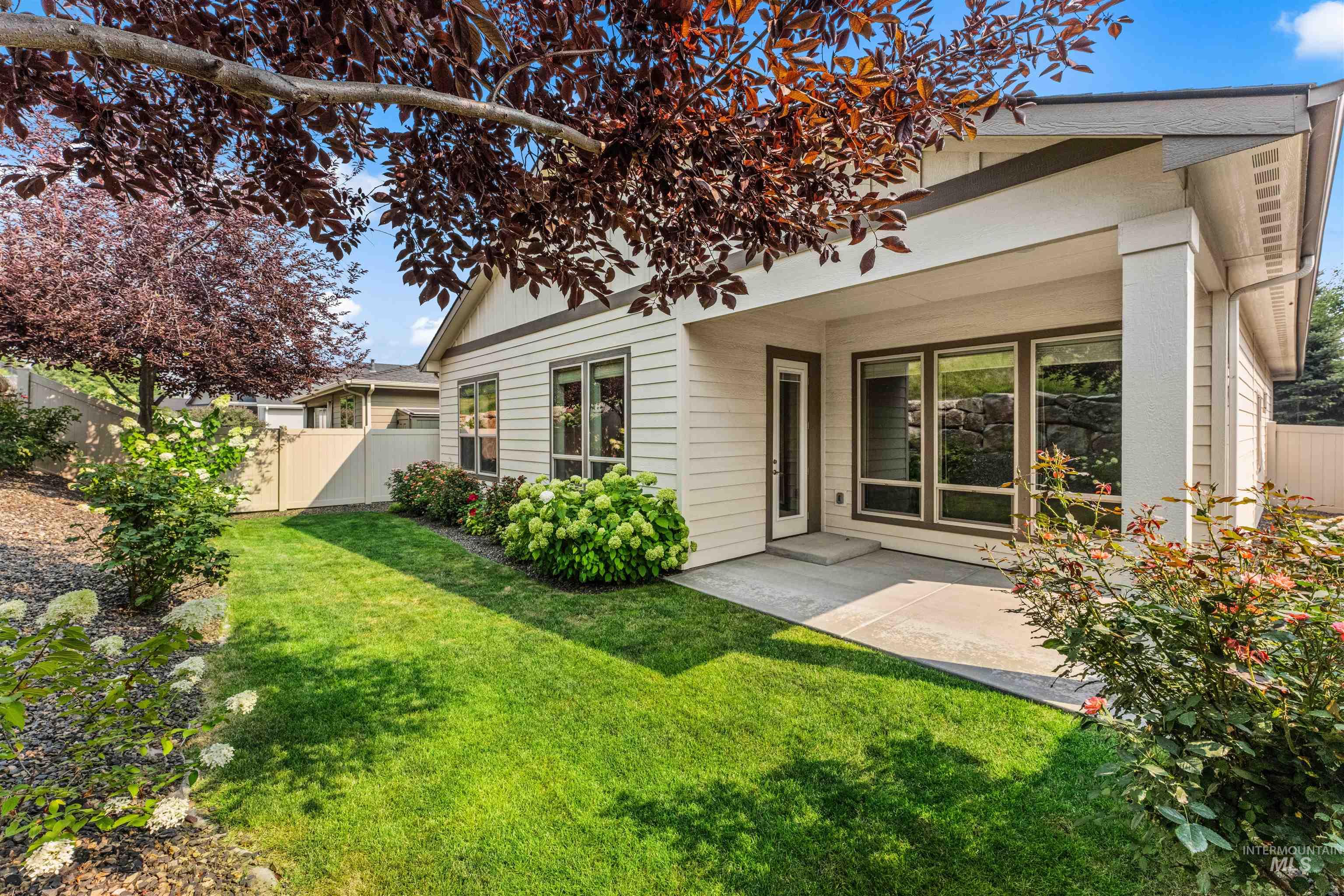 1037 E Radiant Ridge Dr. Property Photo 6