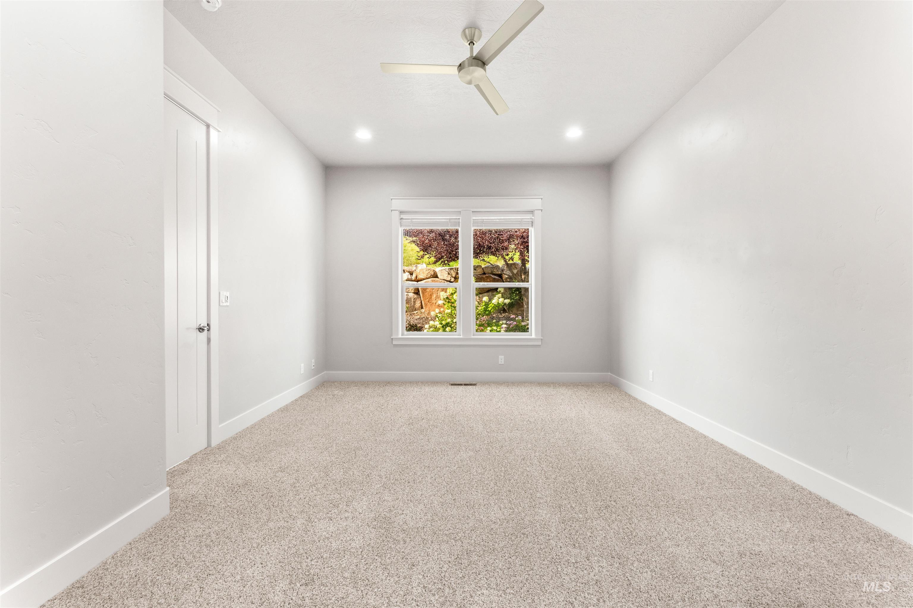 1037 E Radiant Ridge Dr. Property Photo 21