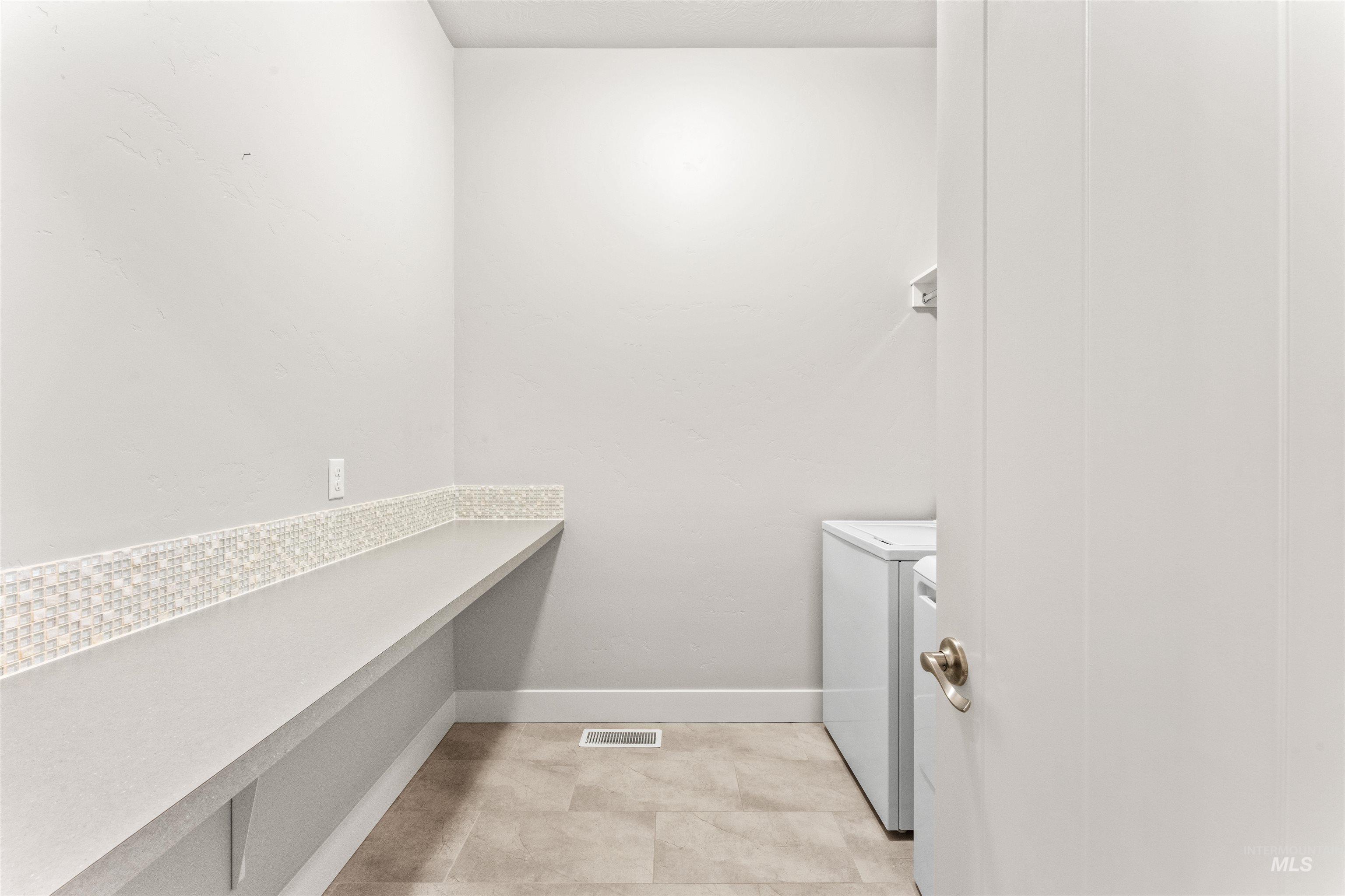1037 E Radiant Ridge Dr. Property Photo 31