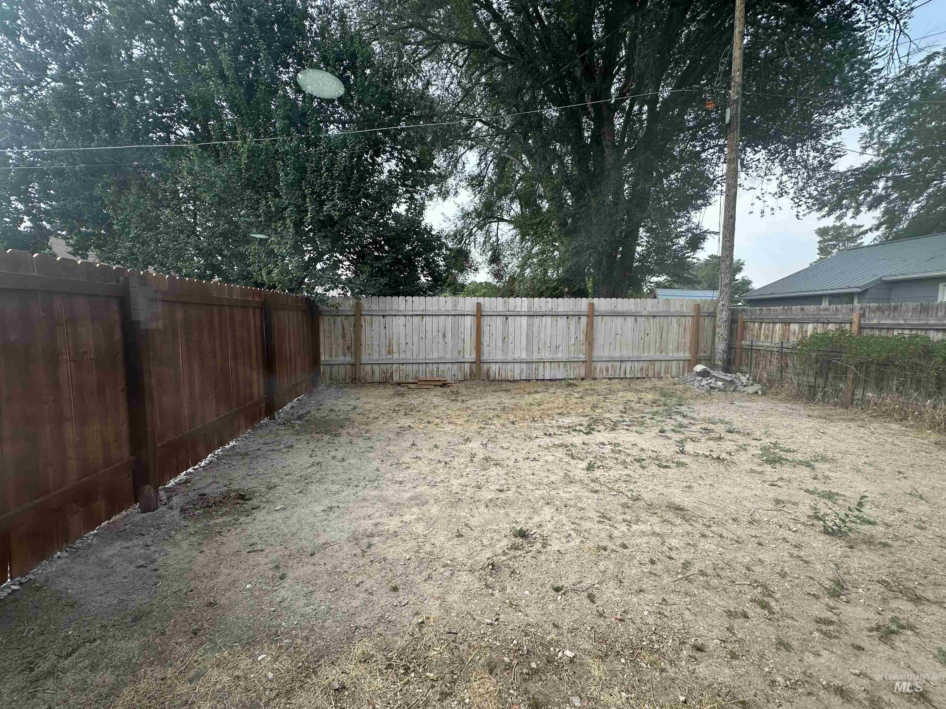 421 Elm St N Property Photo 20