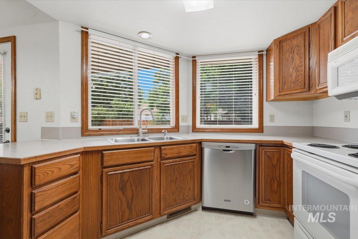 4375 S Timridge Way Property Photo 9