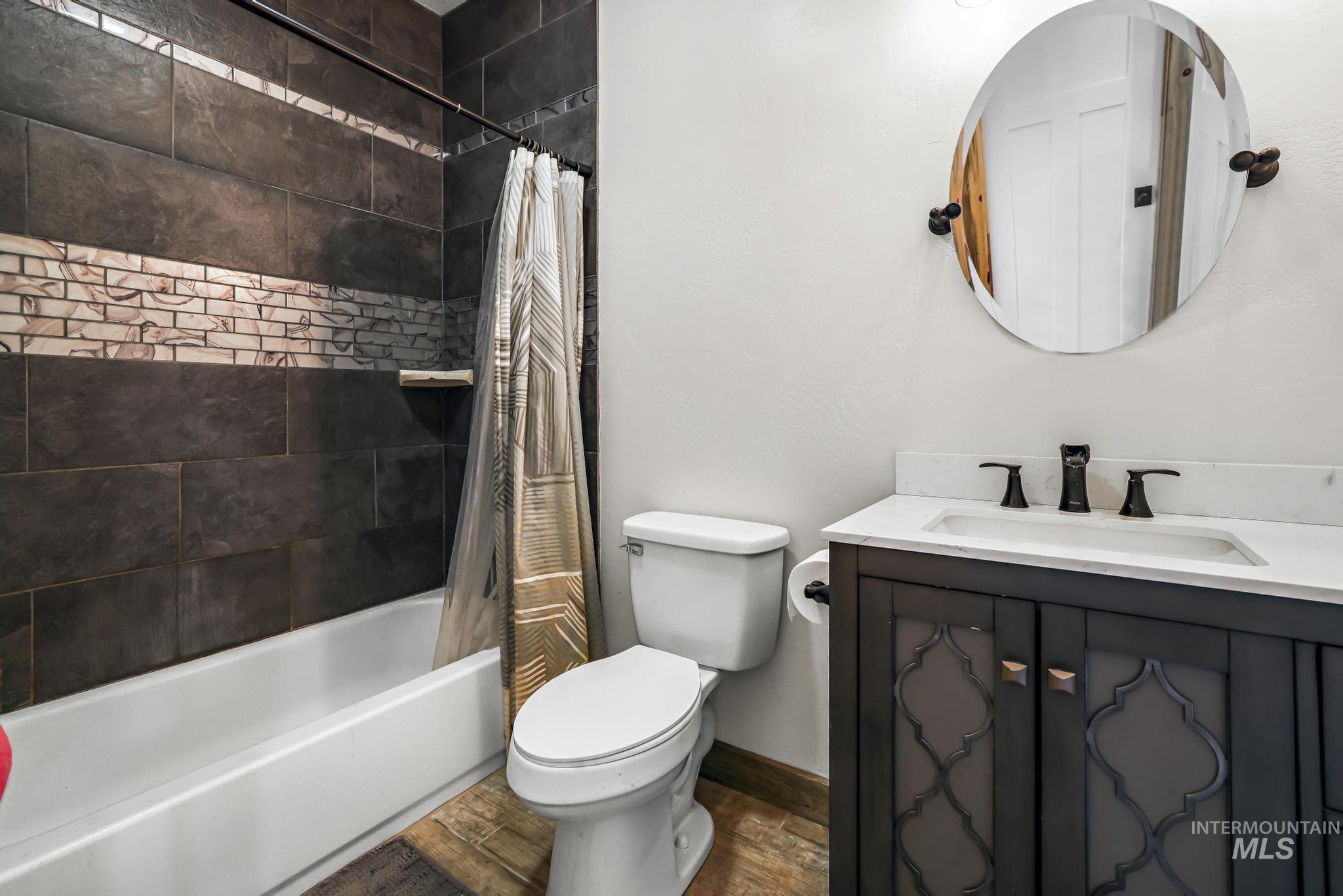 517 2nd Ave. W. Property Photo 13