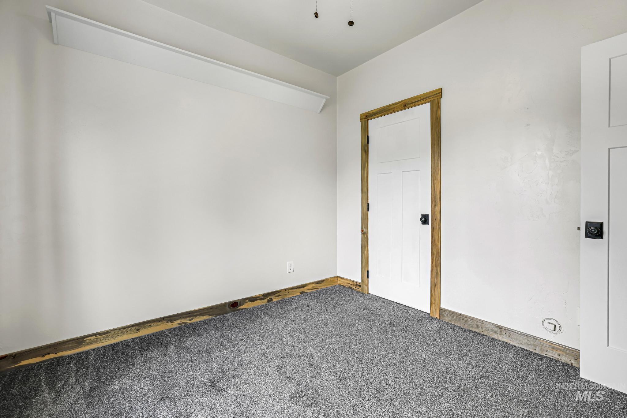 517 2nd Ave. W. Property Photo 15