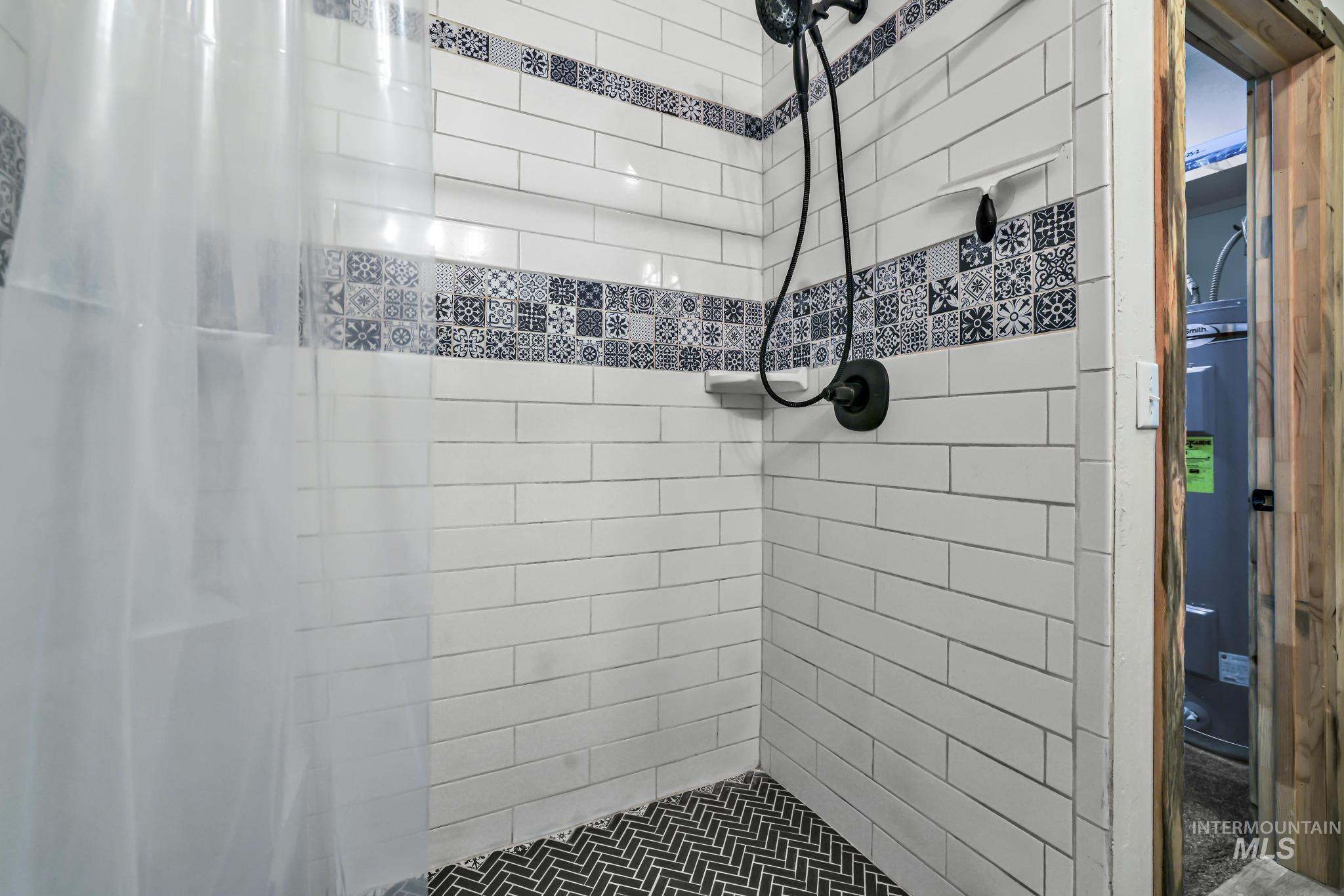 517 2nd Ave. W. Property Photo 19