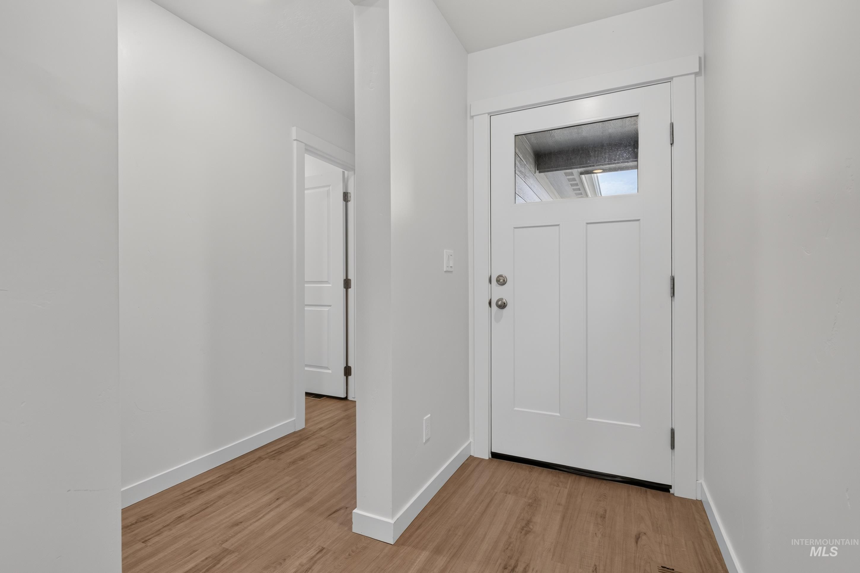 514 Learmont St Property Photo 5
