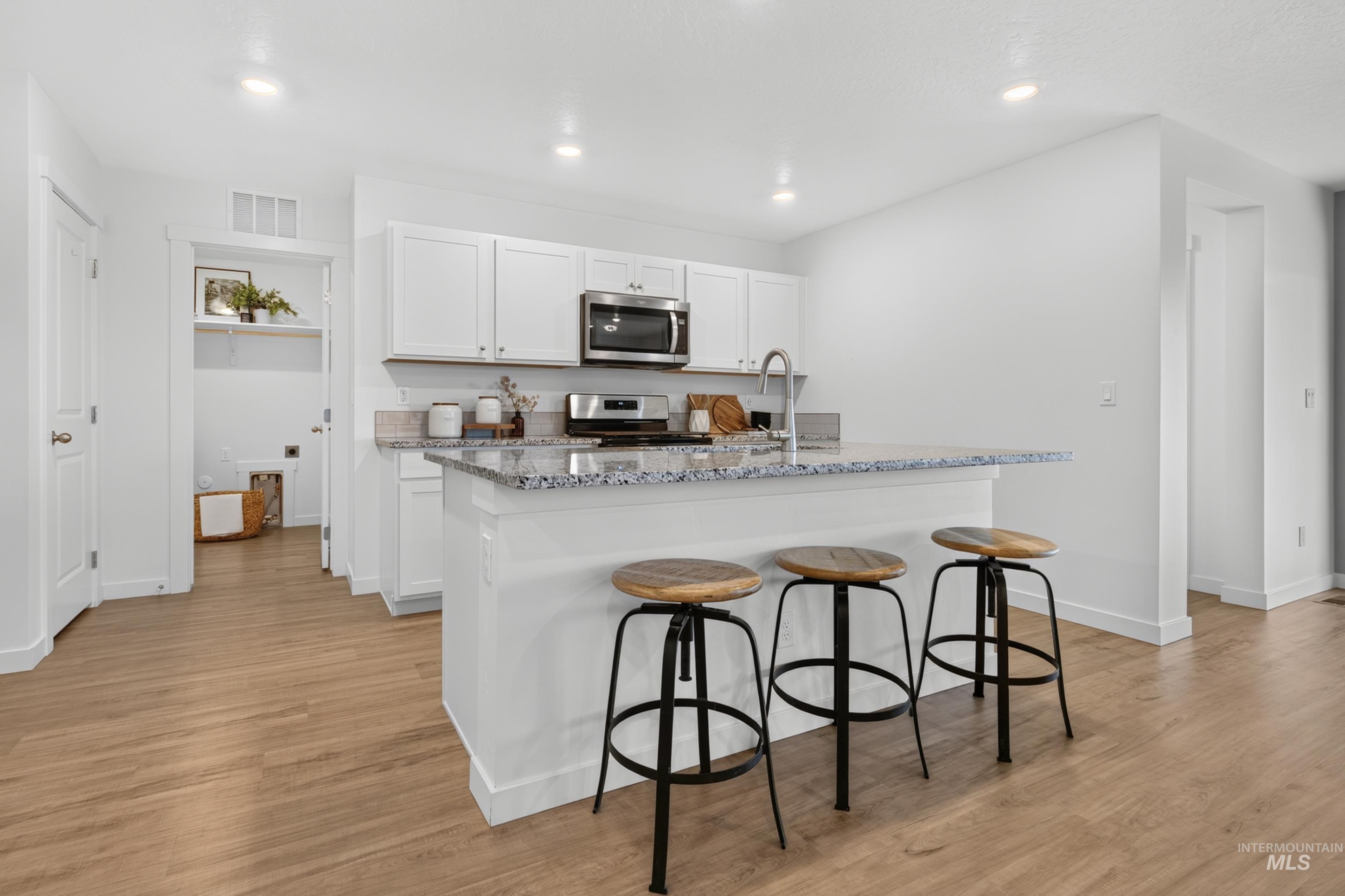 514 Learmont St Property Photo 11
