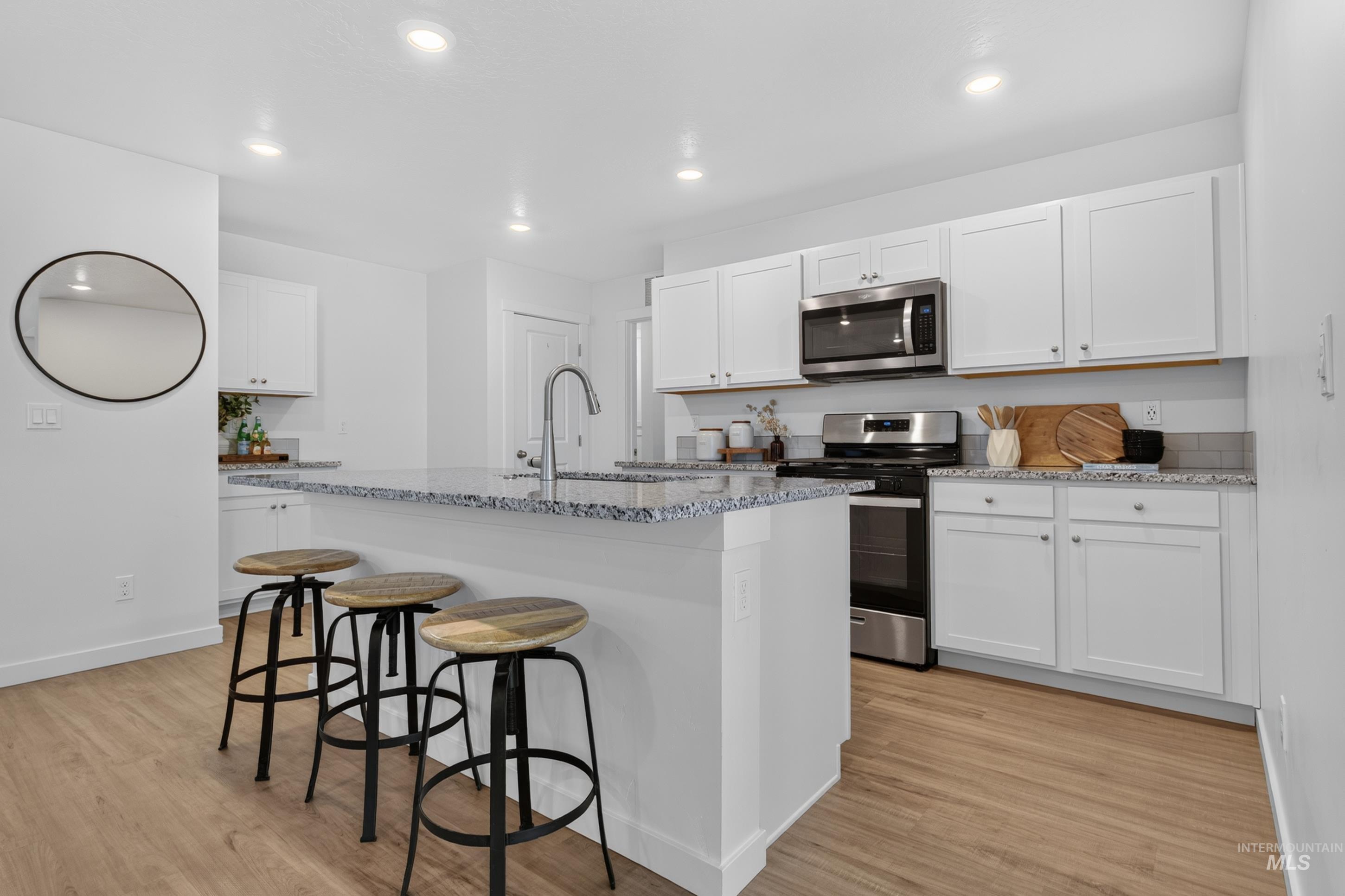 514 Learmont St Property Photo 12
