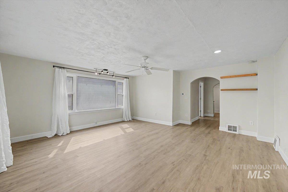 215 Shoshone Property Photo 2