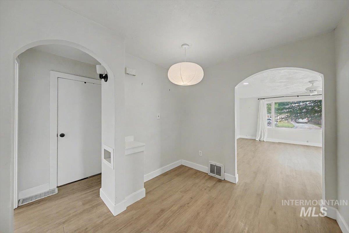 215 Shoshone Property Photo 12