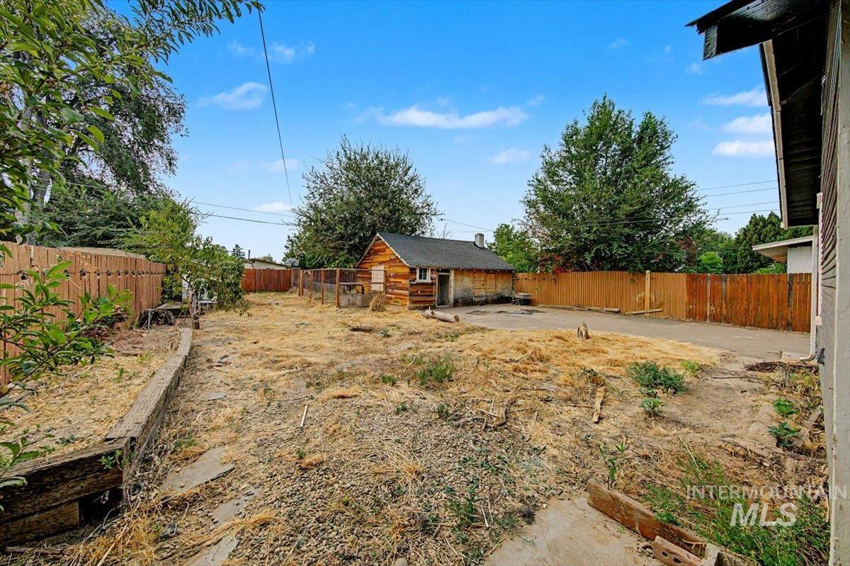 215 Shoshone Property Photo 35