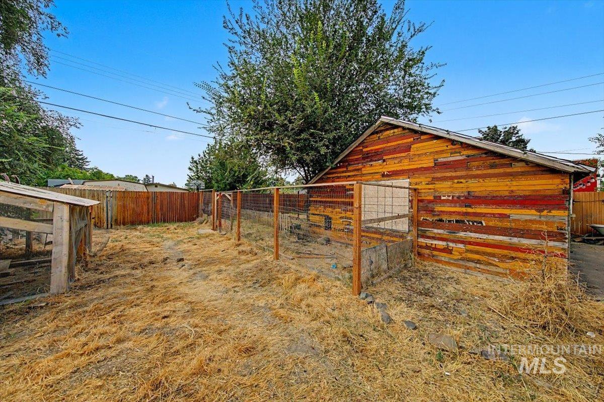 215 Shoshone Property Photo 37