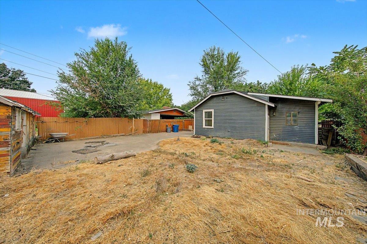 215 Shoshone Property Photo 38