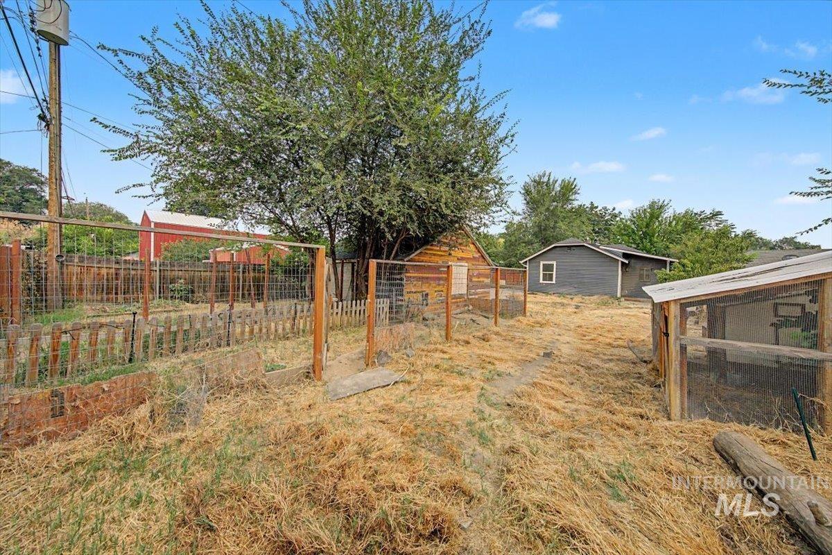 215 Shoshone Property Photo 39