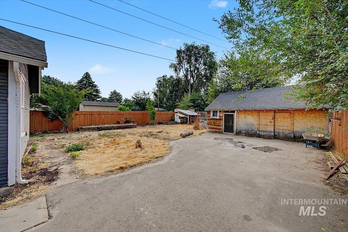 215 Shoshone Property Photo 41