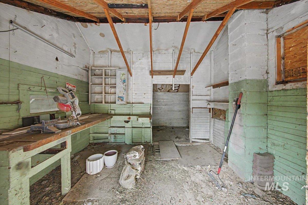 215 Shoshone Property Photo 44