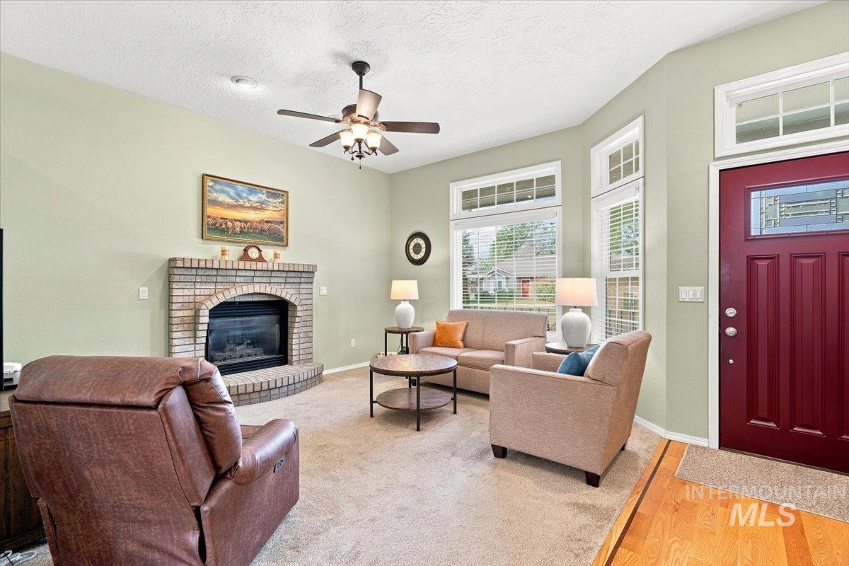2286 N Wingate Pl, Property Photo 4
