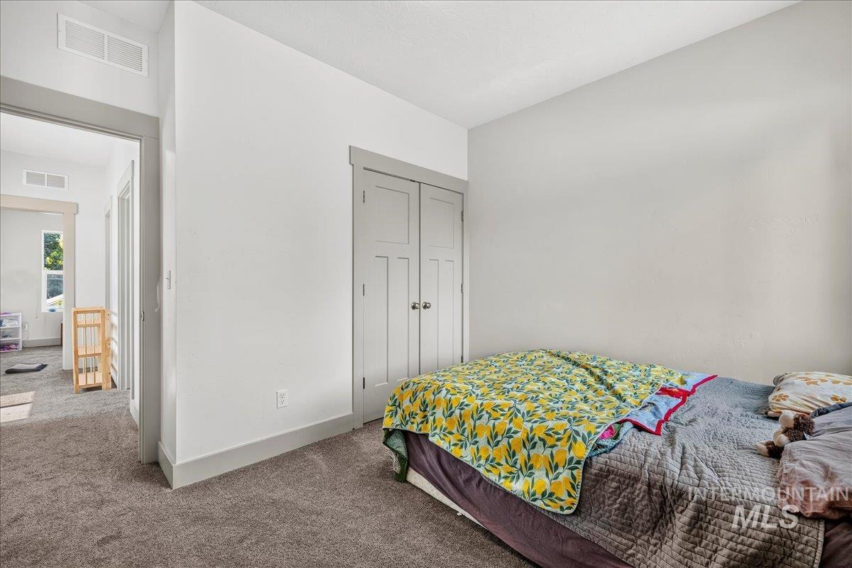 1325 Albany St Property Photo 17