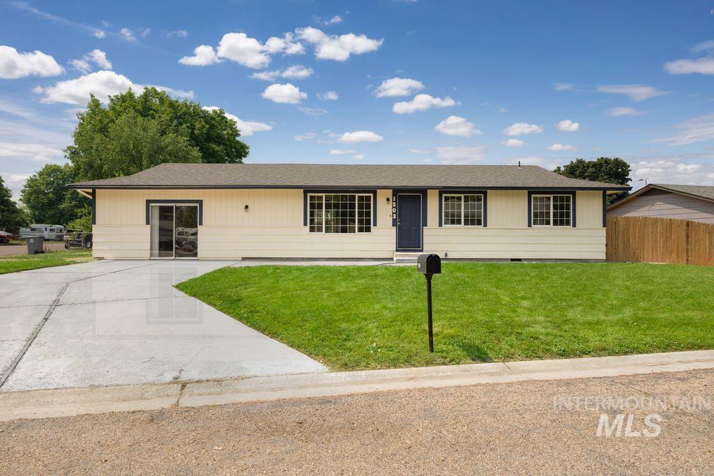 1203 Sweetwood Cir Property Photo 1