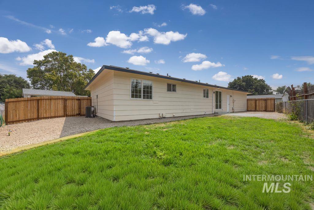 1203 Sweetwood Cir Property Photo 13