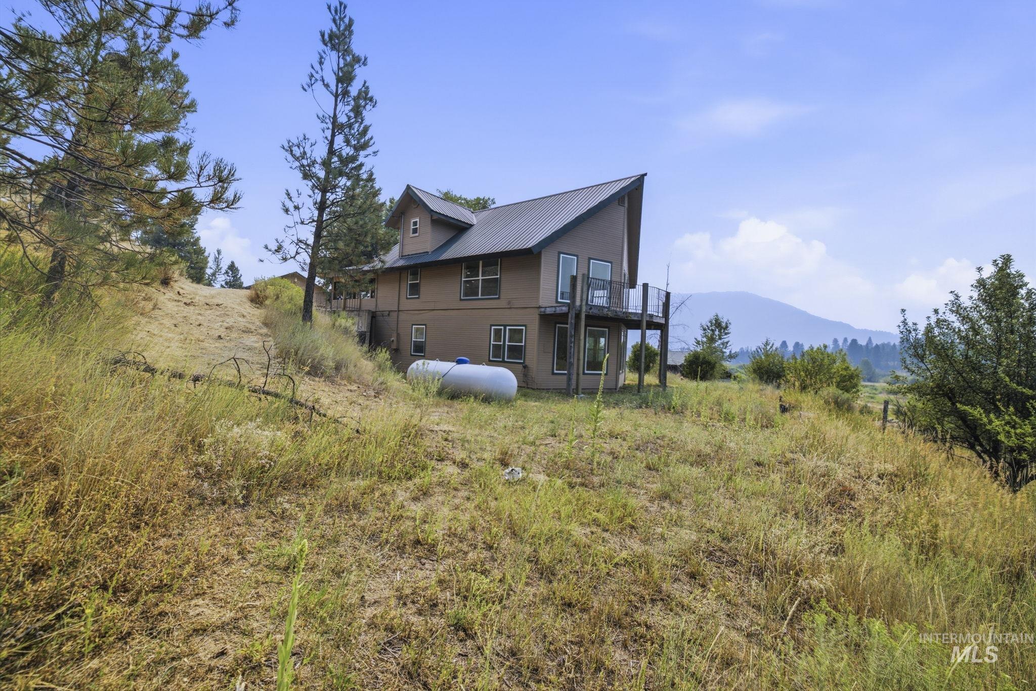 93 Windy River Rd Property Photo 2