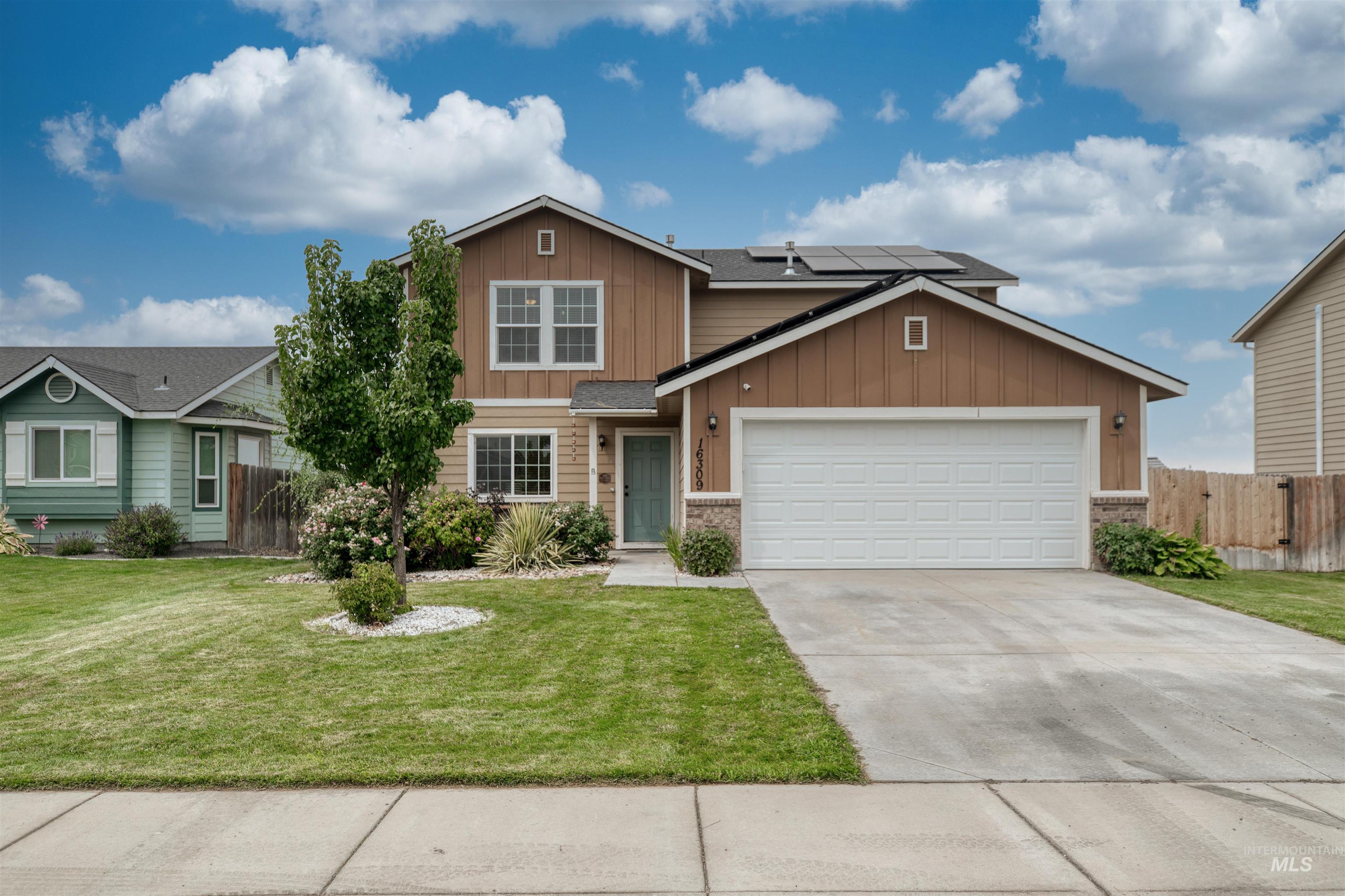 16309 Manatee Ave Property Photo 1