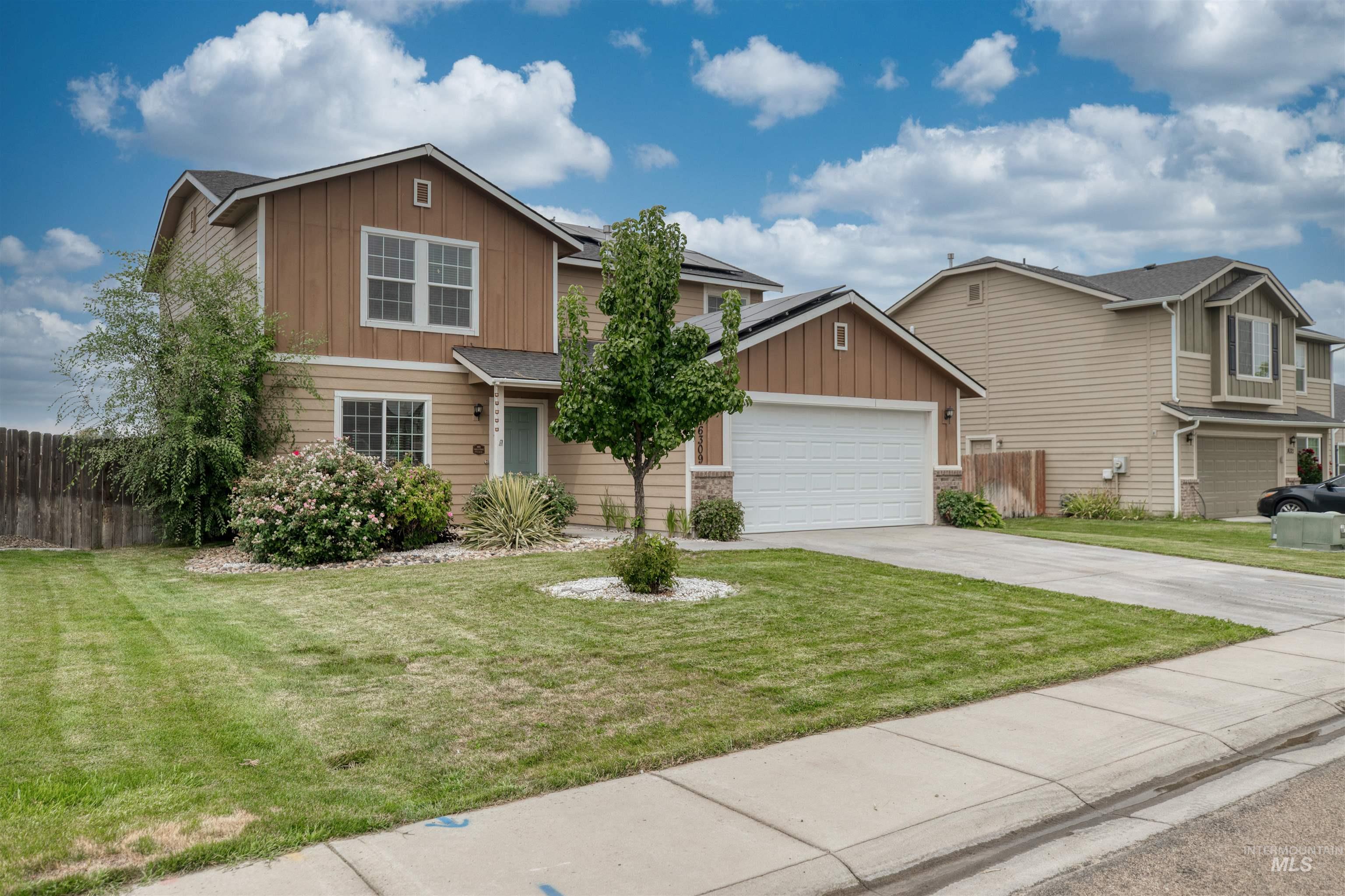 16309 Manatee Ave Property Photo 4