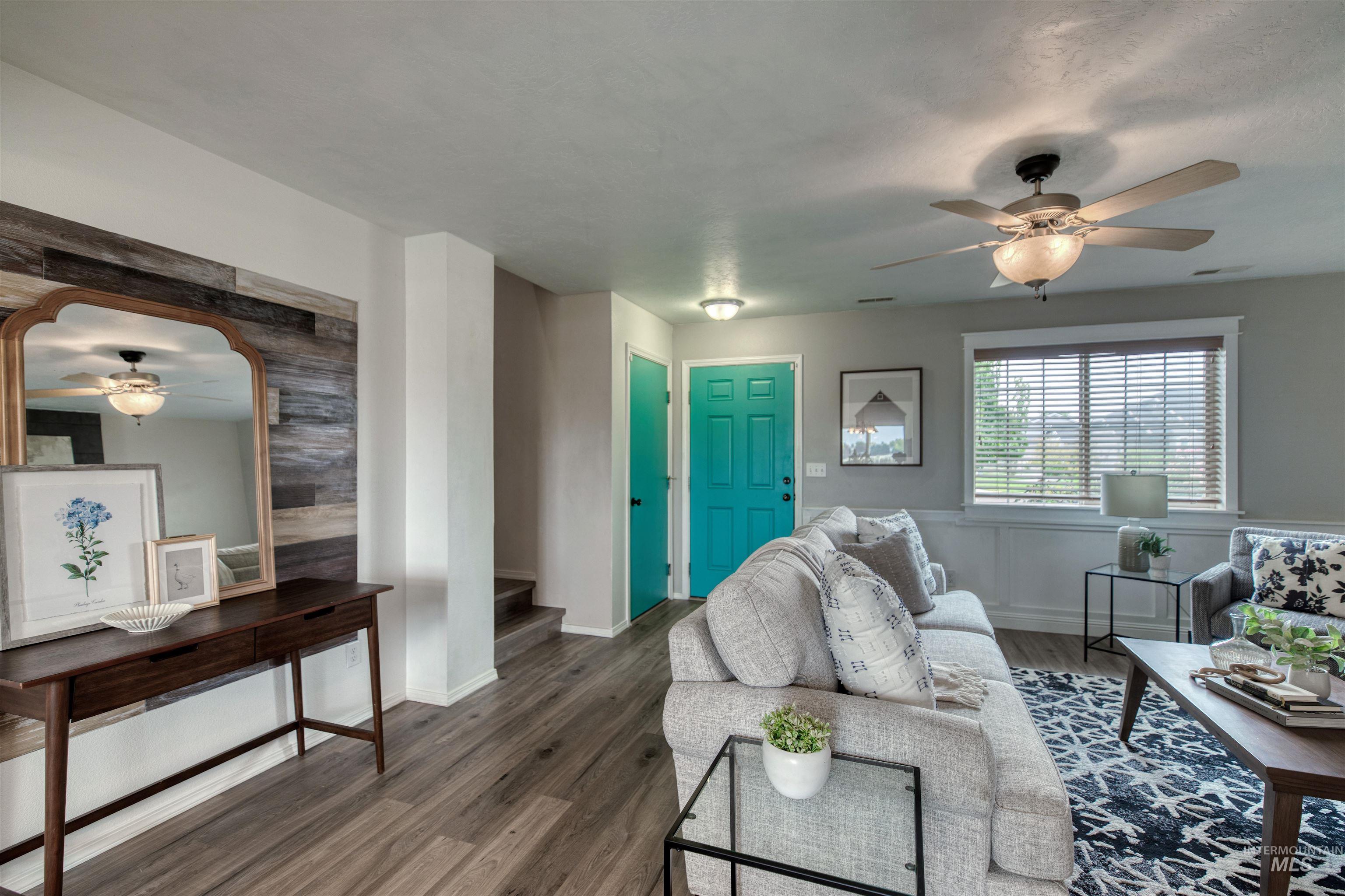 16309 Manatee Ave Property Photo 8