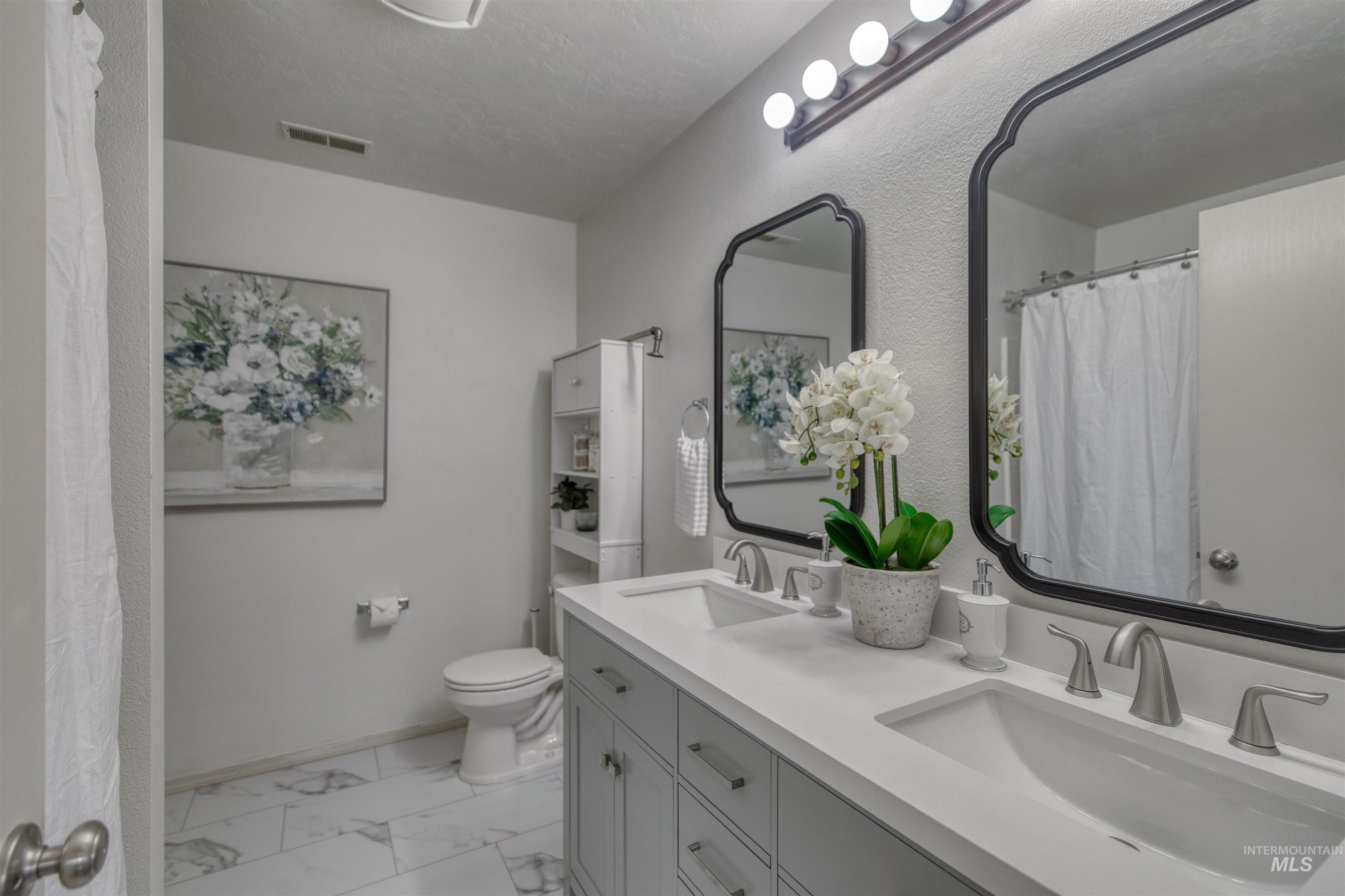 16309 Manatee Ave Property Photo 22