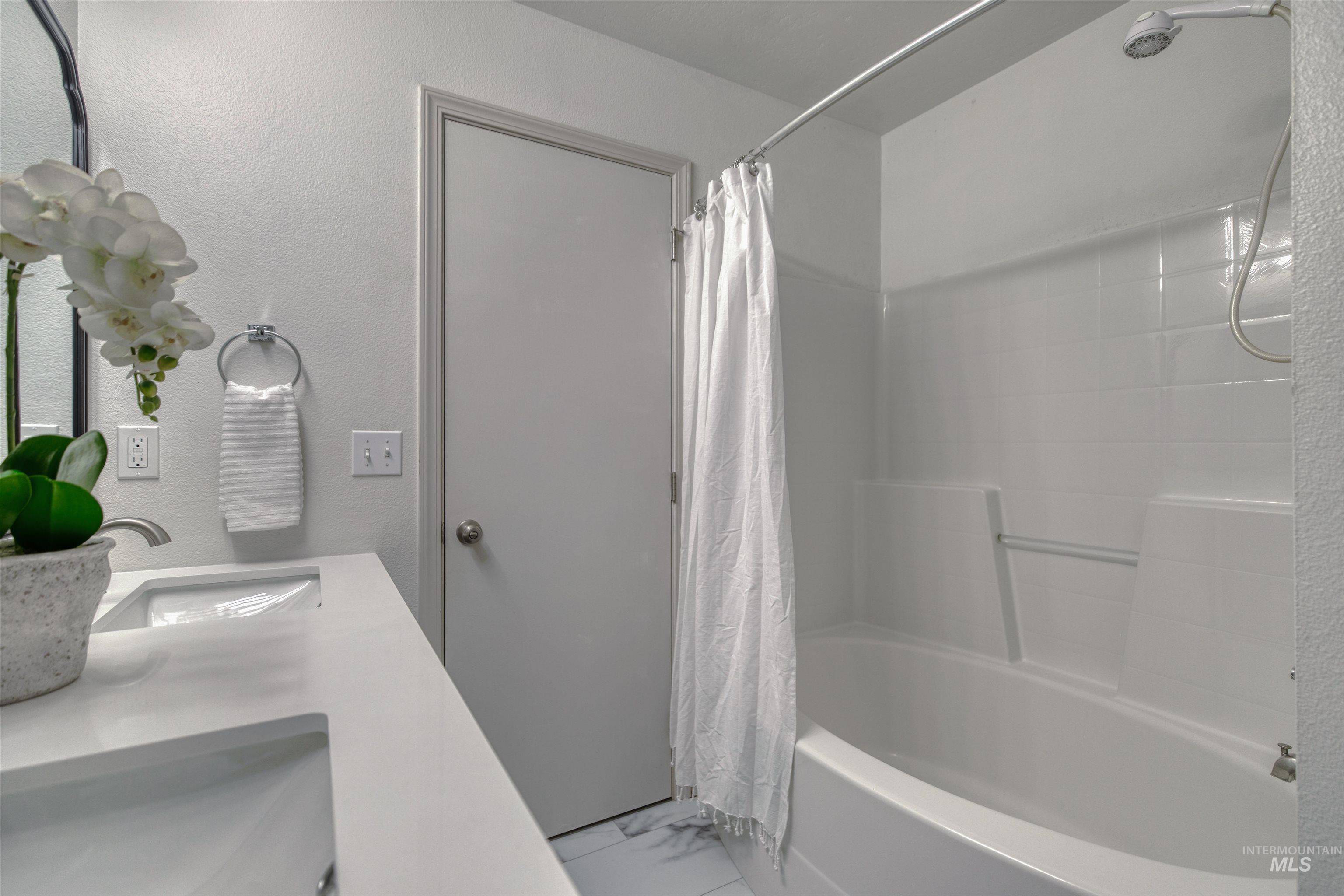 16309 Manatee Ave Property Photo 28