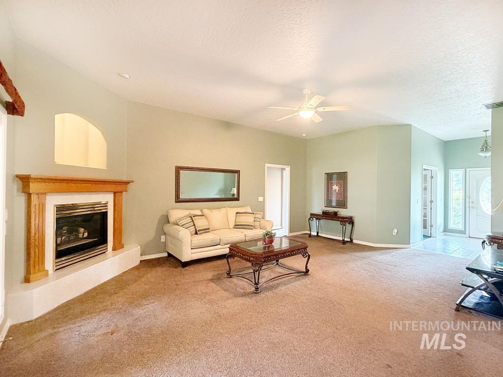 5875 Diamond Ridge Way Property Photo 8