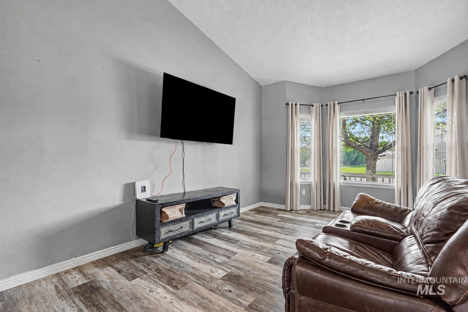 20164 Colebrook Ave Property Photo 4