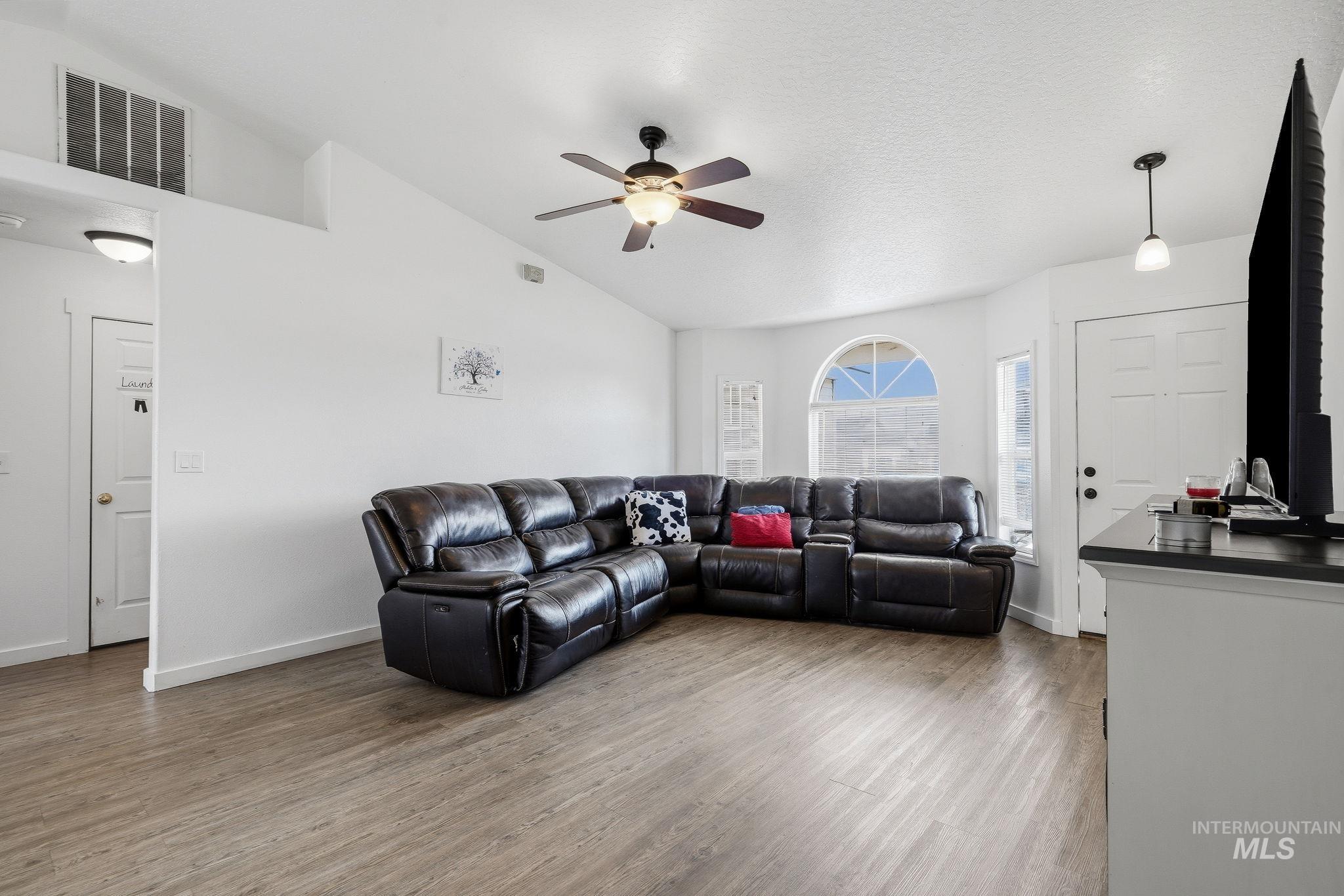 607 Laster St. Property Photo 5