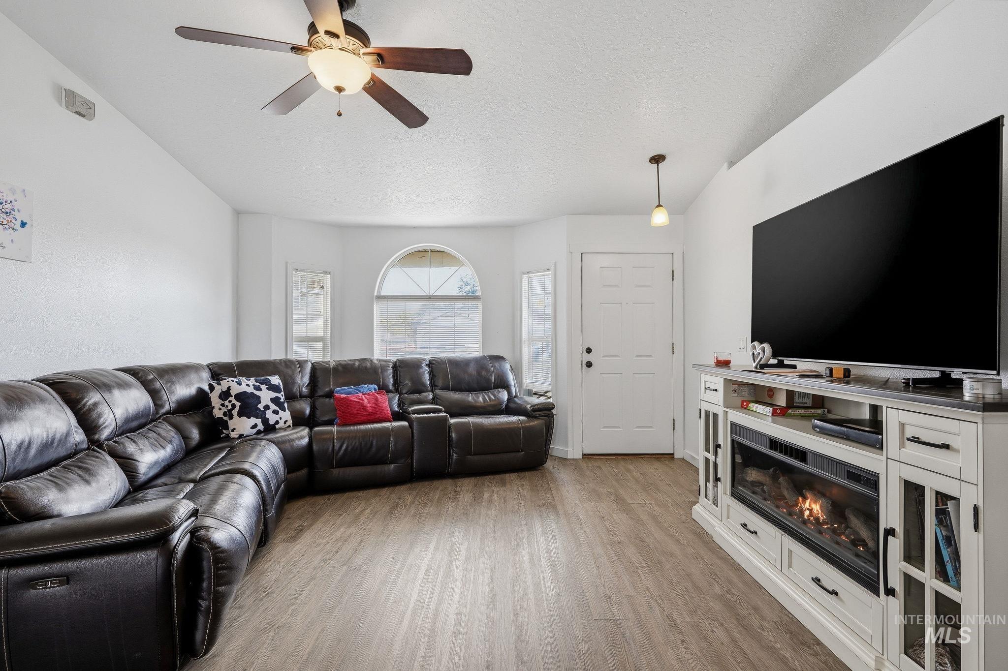 607 Laster St. Property Photo 6