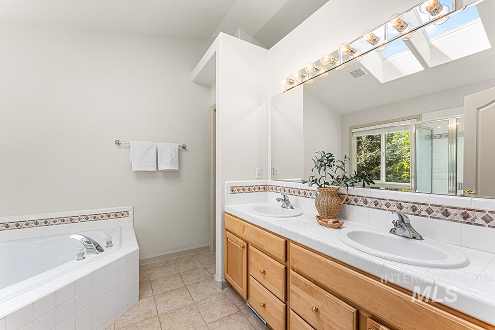 14496 W Barclay St Property Photo 21