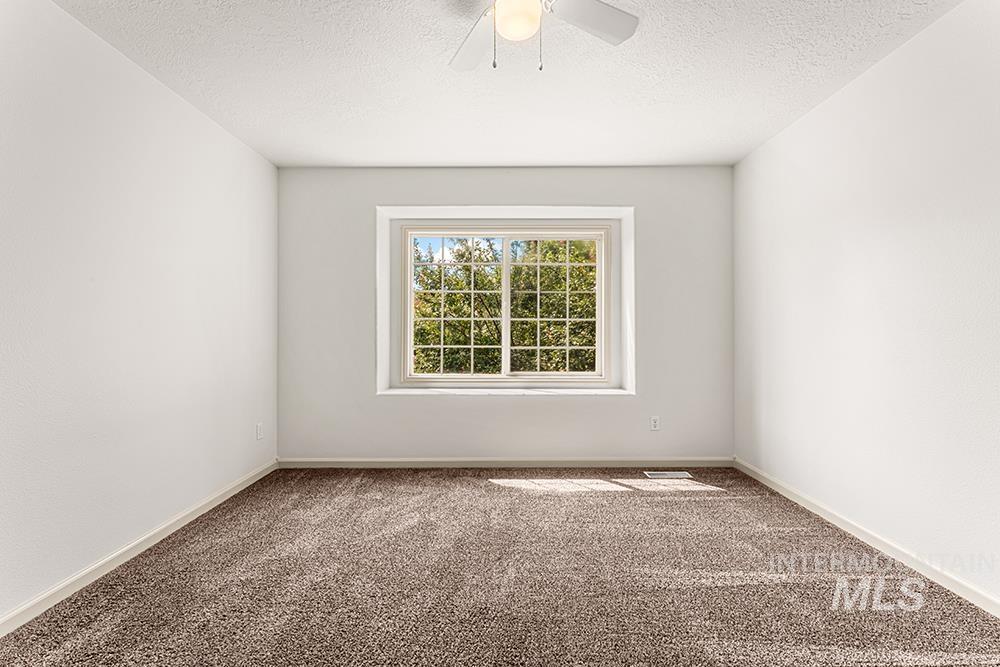 14496 W Barclay St Property Photo 25