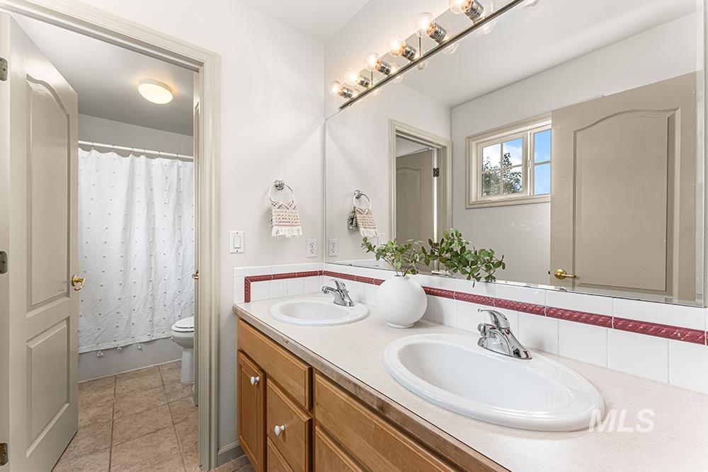 14496 W Barclay St Property Photo 26