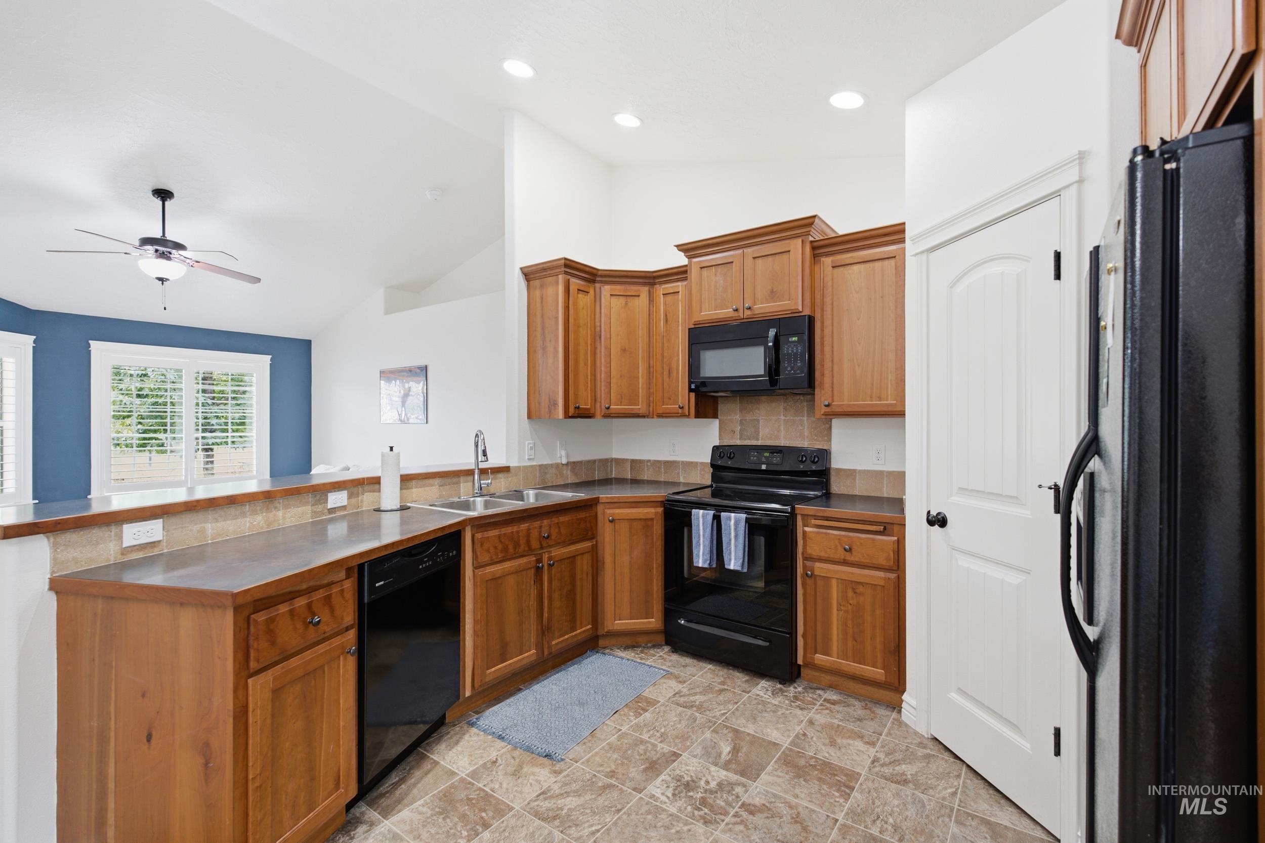 11074 W Crossbow St Property Photo 5