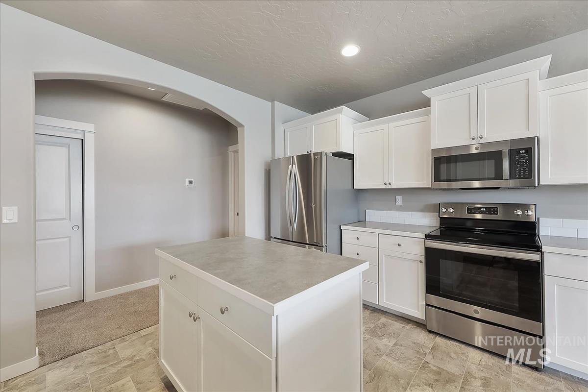 652 S Lancaster Drive Property Photo 5