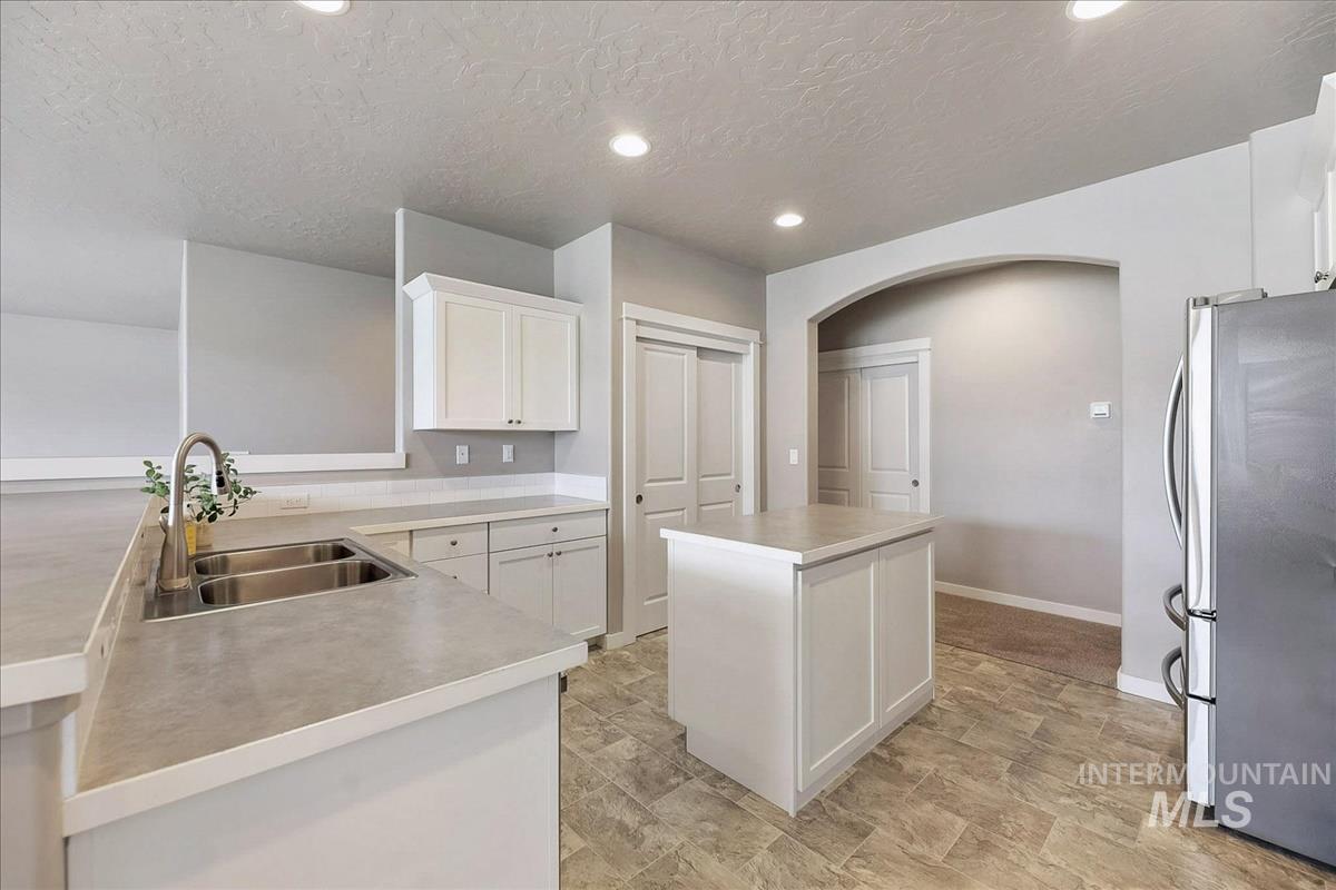 652 S Lancaster Drive Property Photo 9