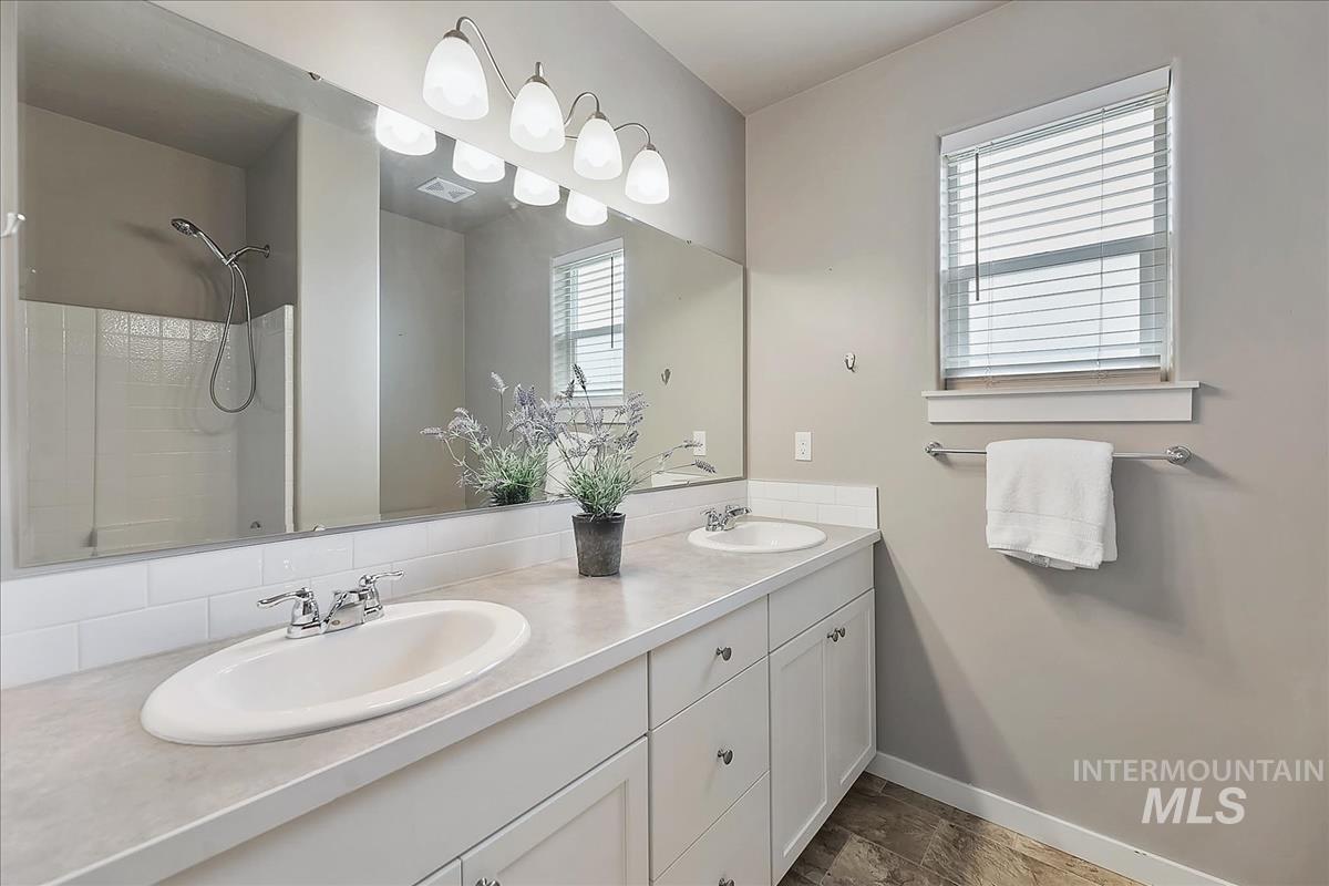 652 S Lancaster Drive Property Photo 25