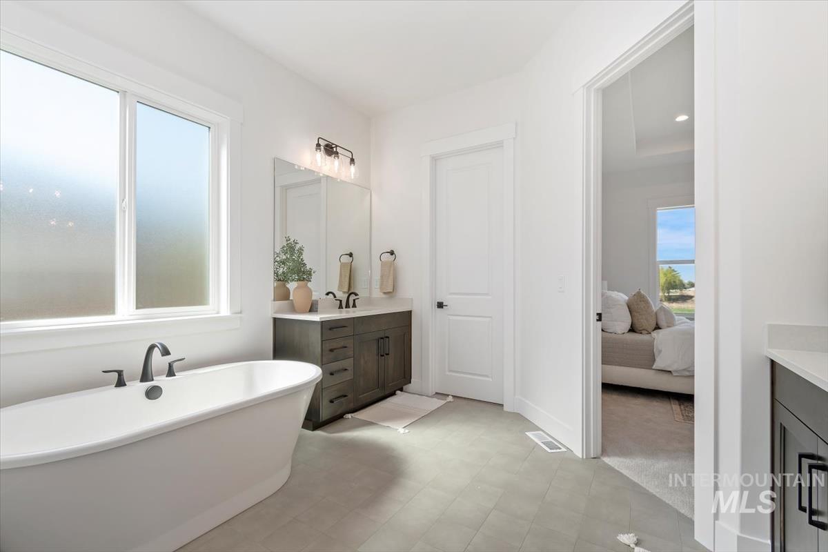 6983 W Tolland St. Property Photo 25