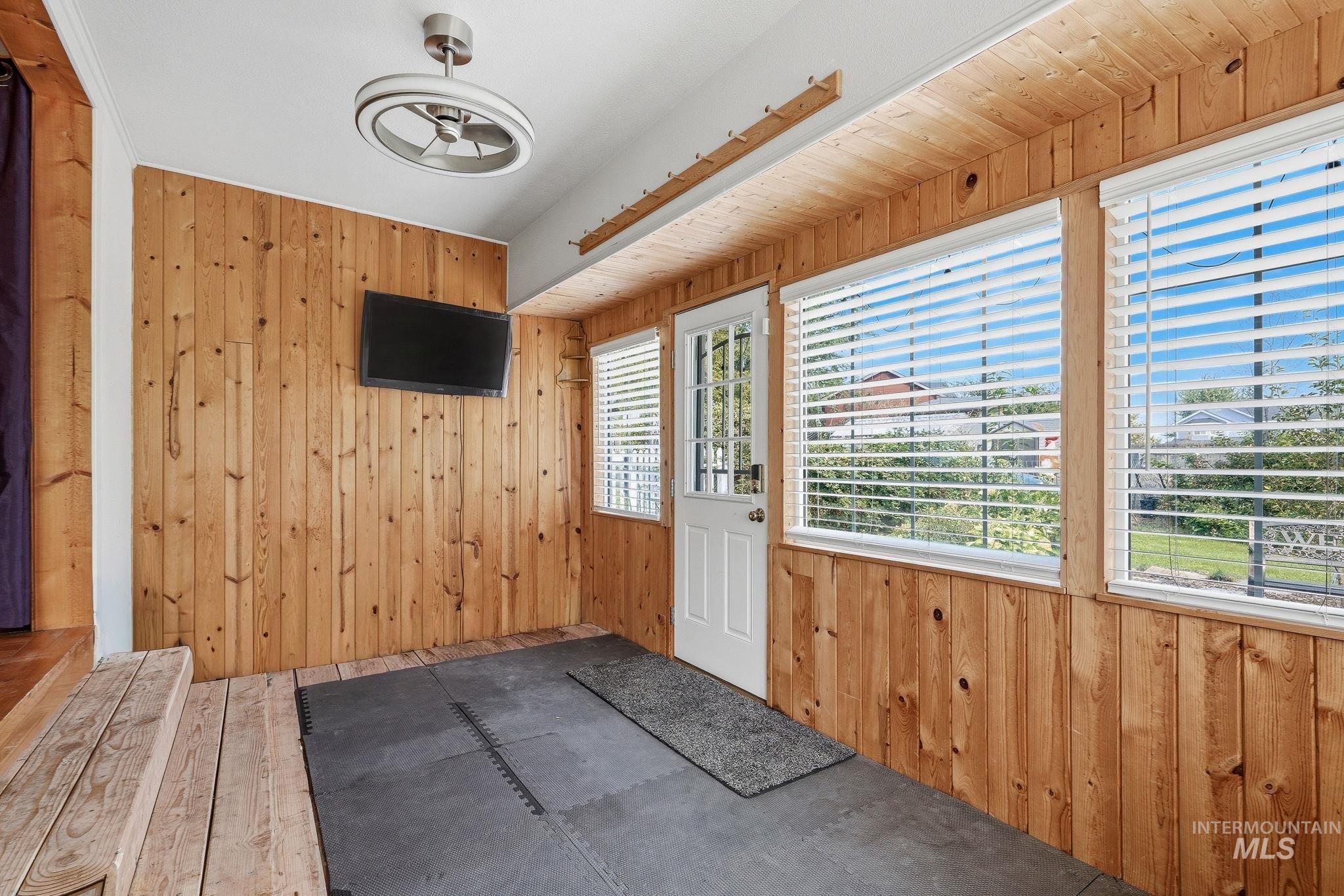 17063 N Midsummers Ln Property Photo 32
