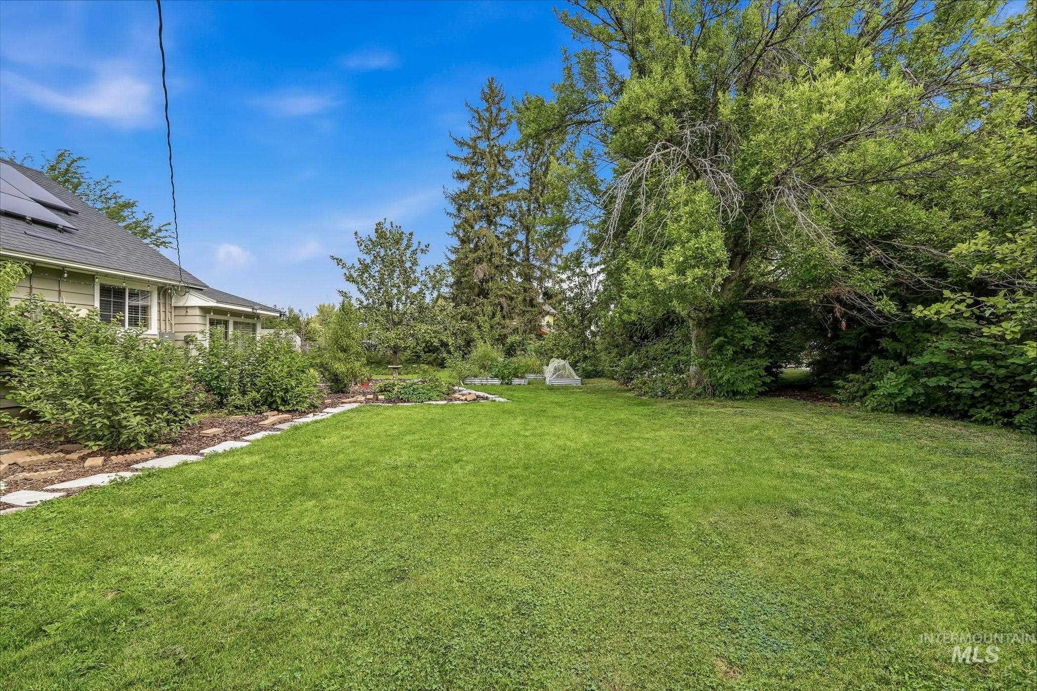 17063 N Midsummers Ln Property Photo 46