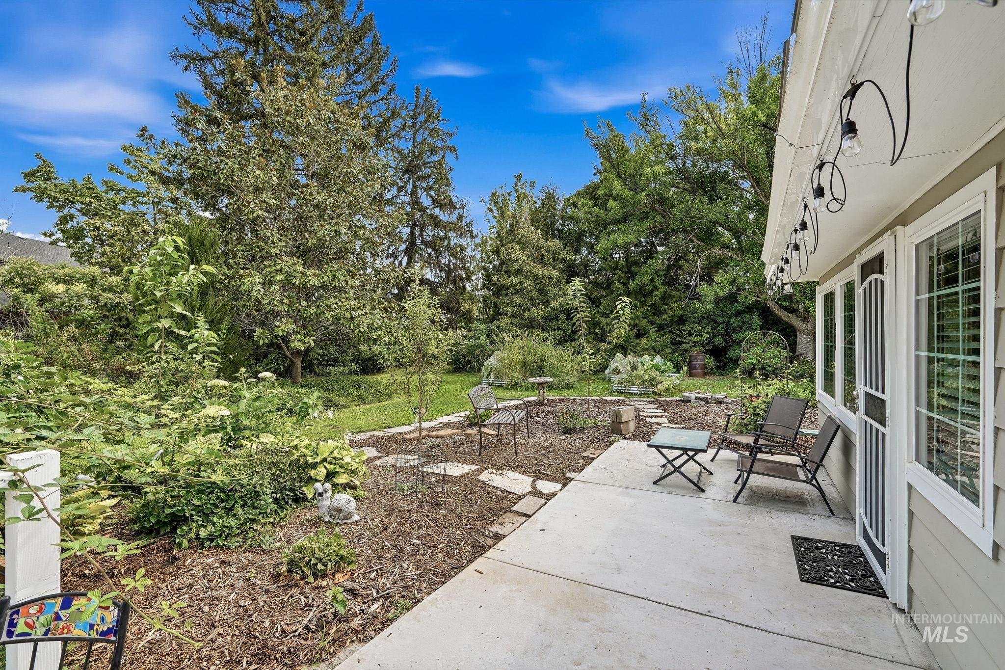 17063 N Midsummers Ln Property Photo 47