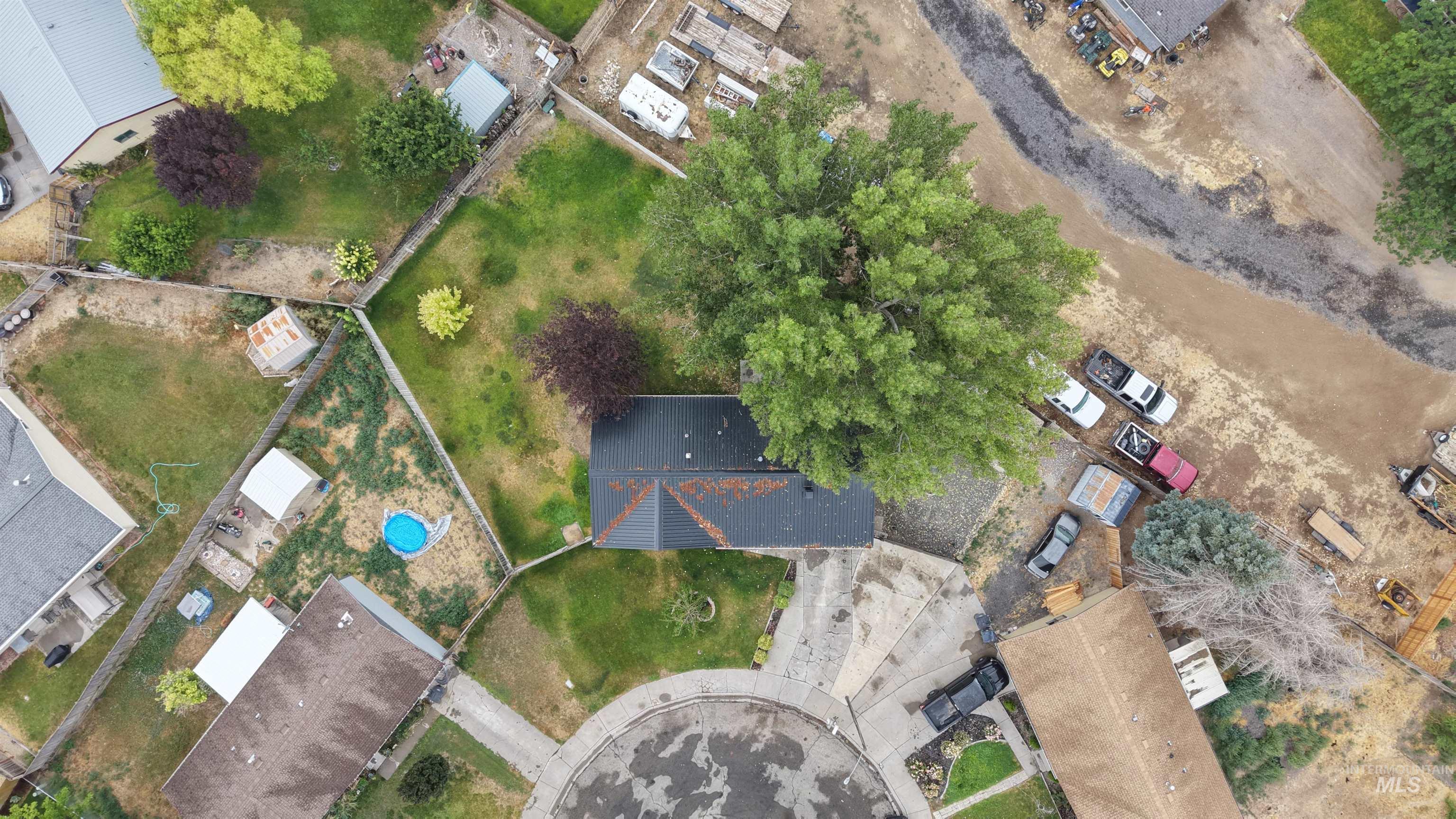 107 Birchwood Cir N. Property Photo 34