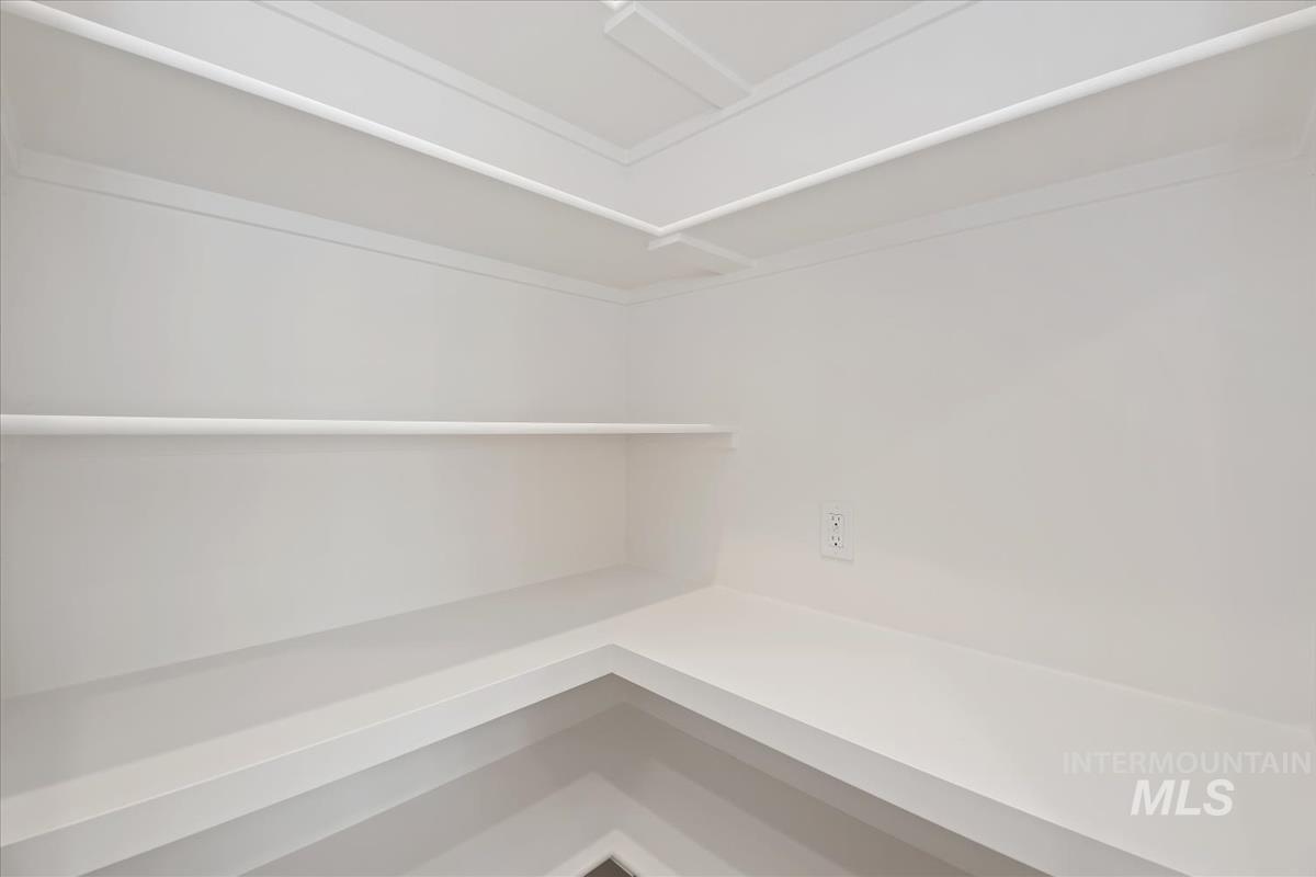 3401 Helios St. Property Photo 10
