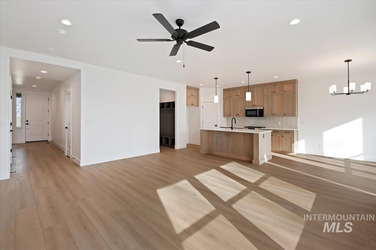 3401 Helios St. Property Photo 15