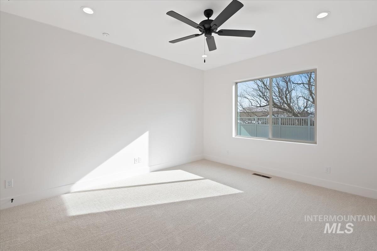 3401 Helios St. Property Photo 17